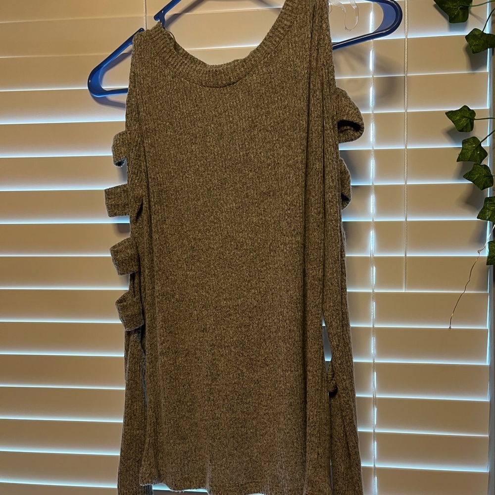 Long sleeve Grey Shirt!
